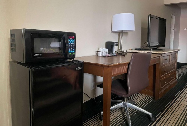 Super 8 by Wyndham Junction City image 19